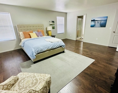 16474 W Remuda Drive - Photo Thumbnail 15