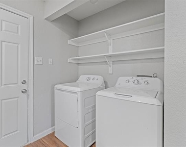 1716 Manor Garden - Photo Thumbnail 13