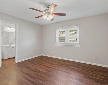 1716 Manor Garden - Photo Thumbnail 10