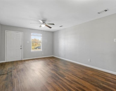1716 Manor Garden - Photo Thumbnail 8