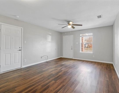 1716 Manor Garden - Photo Thumbnail 7