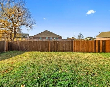 1716 Manor Garden - Photo Thumbnail 14