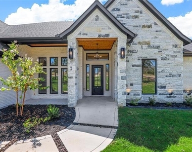 1064 Glenoaks Drive - Photo Thumbnail 4