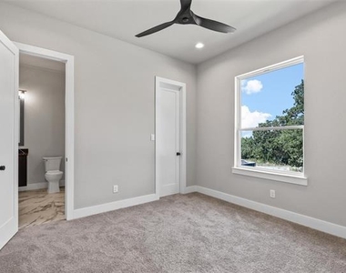 1064 Glenoaks Drive - Photo Thumbnail 17