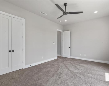 1064 Glenoaks Drive - Photo Thumbnail 21