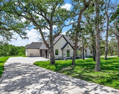 1064 Glenoaks Drive - Photo Thumbnail 36