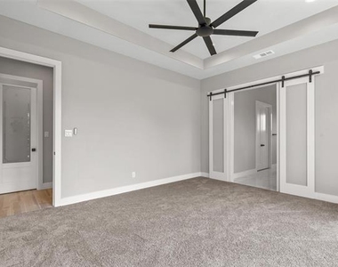 1064 Glenoaks Drive - Photo Thumbnail 35