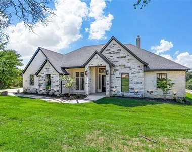 1064 Glenoaks Drive - Photo Thumbnail 3
