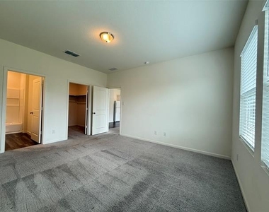 713 Cherry Blossom Street - Photo Thumbnail 12
