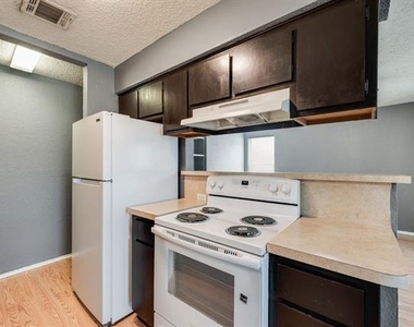 5109 Herrick Court - Photo Thumbnail 7
