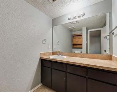 5109 Herrick Court - Photo Thumbnail 15
