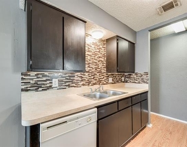 5109 Herrick Court - Photo Thumbnail 6