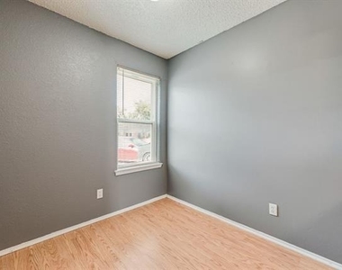 5109 Herrick Court - Photo Thumbnail 4
