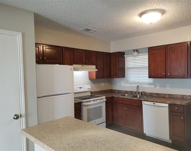 644 S Rogers Road - Photo Thumbnail 5