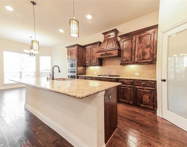 6213 Eldridge Lane - Photo Thumbnail 3
