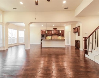 6213 Eldridge Lane - Photo Thumbnail 2