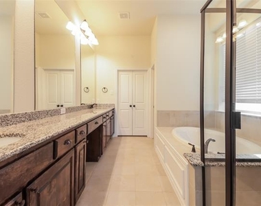 6213 Eldridge Lane - Photo Thumbnail 8