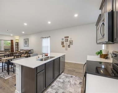 11341 Headwater Court - Photo Thumbnail 16