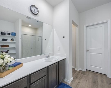 11341 Headwater Court - Photo Thumbnail 7