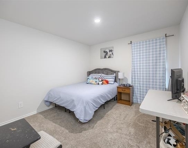 11341 Headwater Court - Photo Thumbnail 22