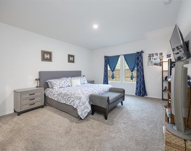 11341 Headwater Court - Photo Thumbnail 5
