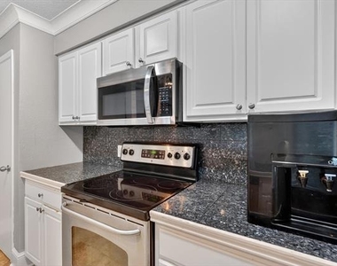 5932 Sandhurst Lane - Photo Thumbnail 16