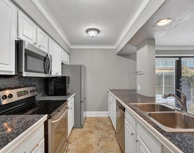 5932 Sandhurst Lane - Photo Thumbnail 14