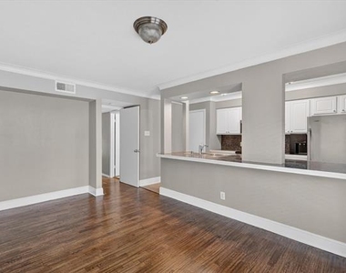 5932 Sandhurst Lane - Photo Thumbnail 10