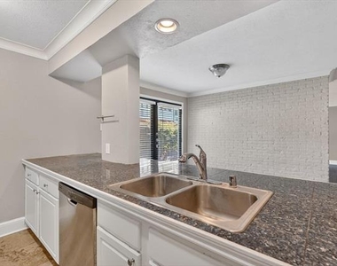 5932 Sandhurst Lane - Photo Thumbnail 17