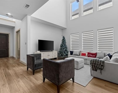 9540 Hedge Street - Photo Thumbnail 9