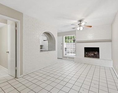 1910 W Sanford Street - Photo Thumbnail 9