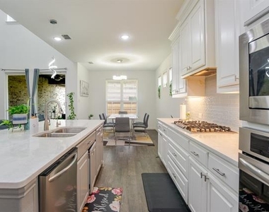 6642 Gavin Drive - Photo Thumbnail 9