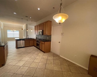 11920 Brownwood Drive - Photo Thumbnail 10