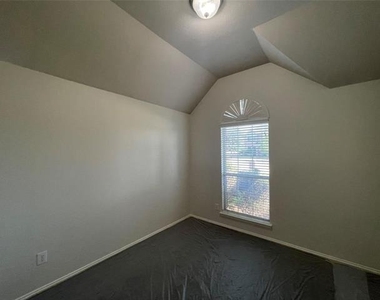 11920 Brownwood Drive - Photo Thumbnail 19