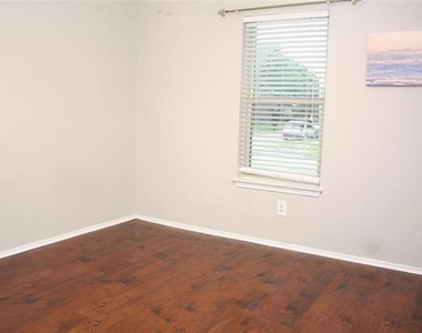 1528 Haven Place - Photo Thumbnail 11