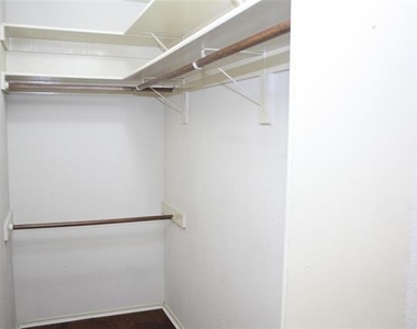 1528 Haven Place - Photo Thumbnail 9