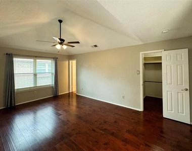 1528 Haven Place - Photo Thumbnail 6