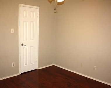 1528 Haven Place - Photo Thumbnail 10