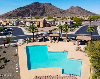 5336 W Molly Lane - Photo Thumbnail 11
