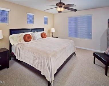 5336 W Molly Lane - Photo Thumbnail 6