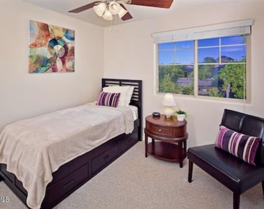 5336 W Molly Lane - Photo Thumbnail 7