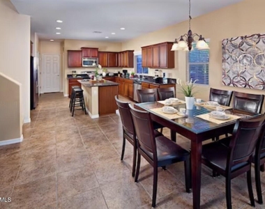 5336 W Molly Lane - Photo Thumbnail 3