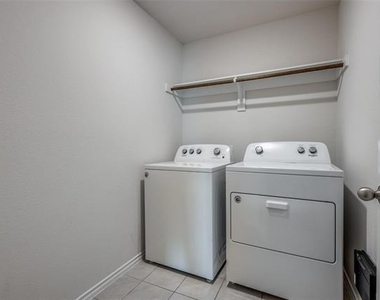 808 Saddle Horn Way - Photo Thumbnail 20