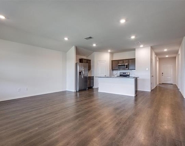 808 Saddle Horn Way - Photo Thumbnail 15