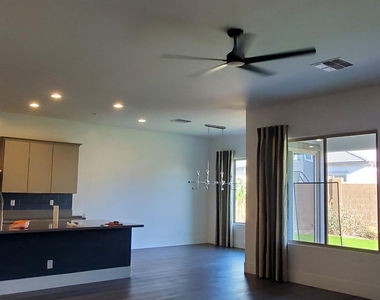 10157 E Strobe Avenue - Photo Thumbnail 5
