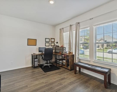 3224 Glazner Drive - Photo Thumbnail 1