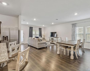 3224 Glazner Drive - Photo Thumbnail 3