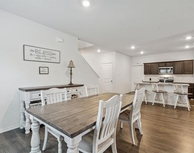 3224 Glazner Drive - Photo Thumbnail 9