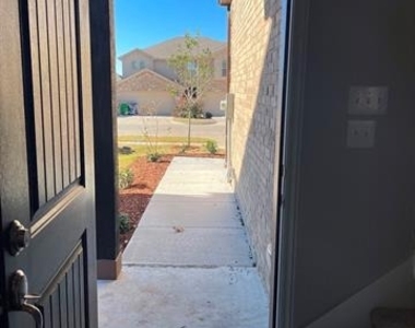 6810 Jade Drive - Photo Thumbnail 21