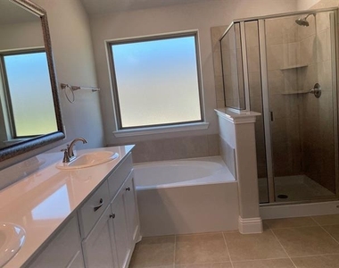 6810 Jade Drive - Photo Thumbnail 17